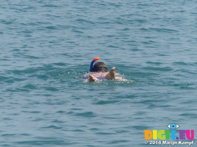 FZ007743 Jenni snorkling